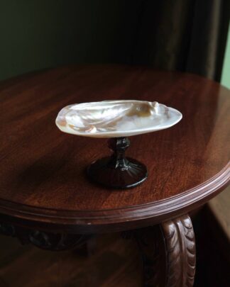 Хранительница жемчуга Purpur Хранительница жемчуга Purpur